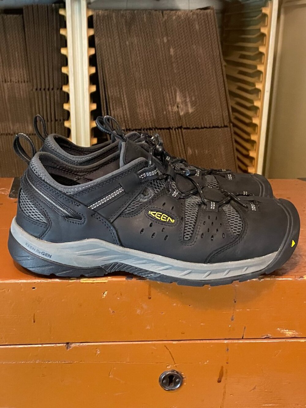 KEEN Men's 13 EE Atlanta Cool II Steel Toe Mesh Breathable Black Work Shoes - Picture 3 of 8